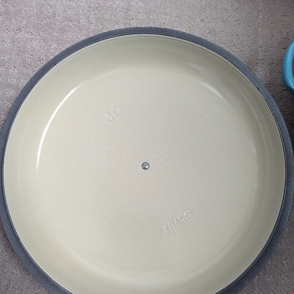 Le Creuset Shallow Braiser 30cm Carribean Teal, NWB, Discontinued Color - Picture 4 of 5